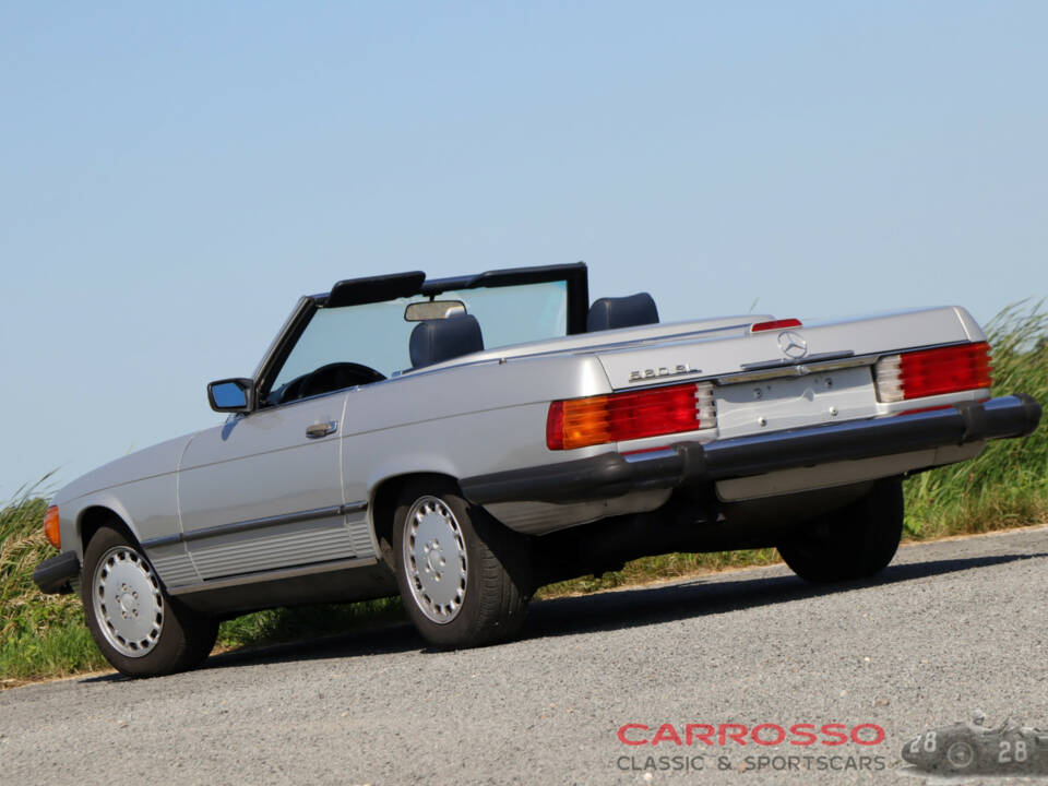 Image 10/50 of Mercedes-Benz 560 SL (1988)
