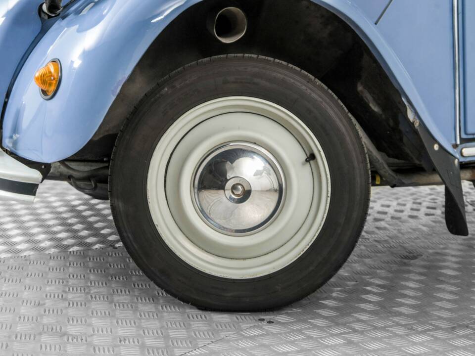 Image 4/50 of Citroën 2 CV 6 (1987)