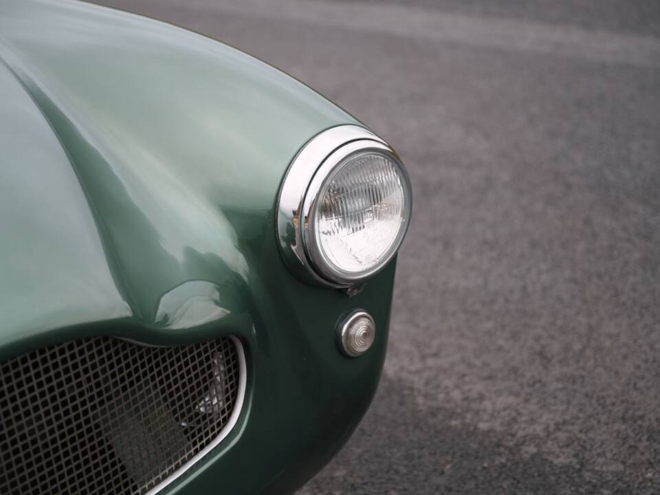 Image 28/31 of Aston Martin DB 2/4 Mk III (1958)