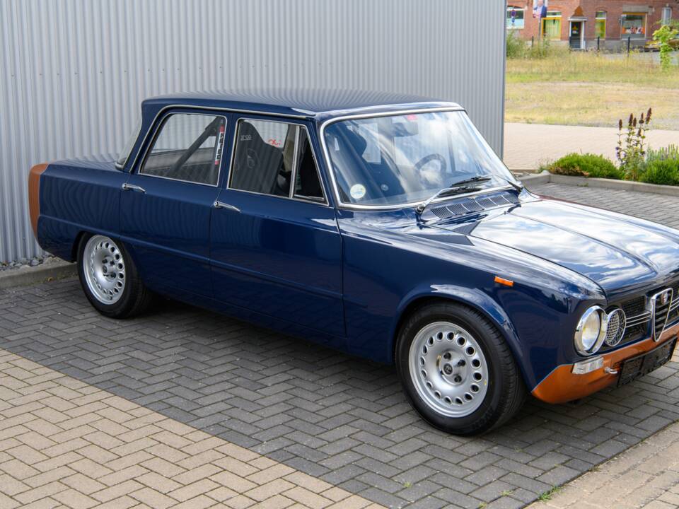 Image 4/56 of Alfa Romeo Giulia Nuova Super 1300 (1974)