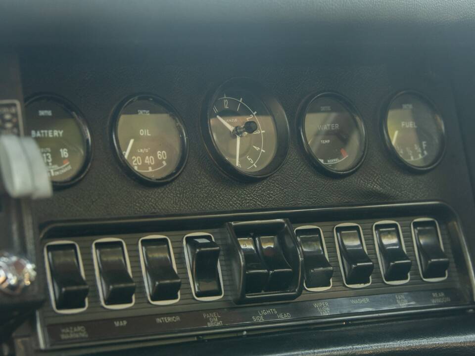 Image 43/50 de Jaguar Type E (2+2) (1969)