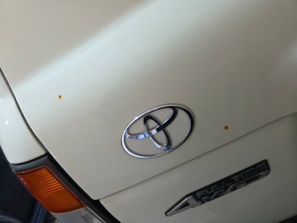 Image 18/48 de Toyota Land Cruiser FJ80 (1992)