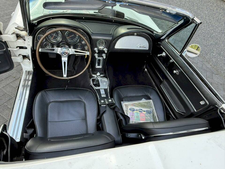 Image 11/34 of Chevrolet Corvette Sting Ray Convertible (1965)