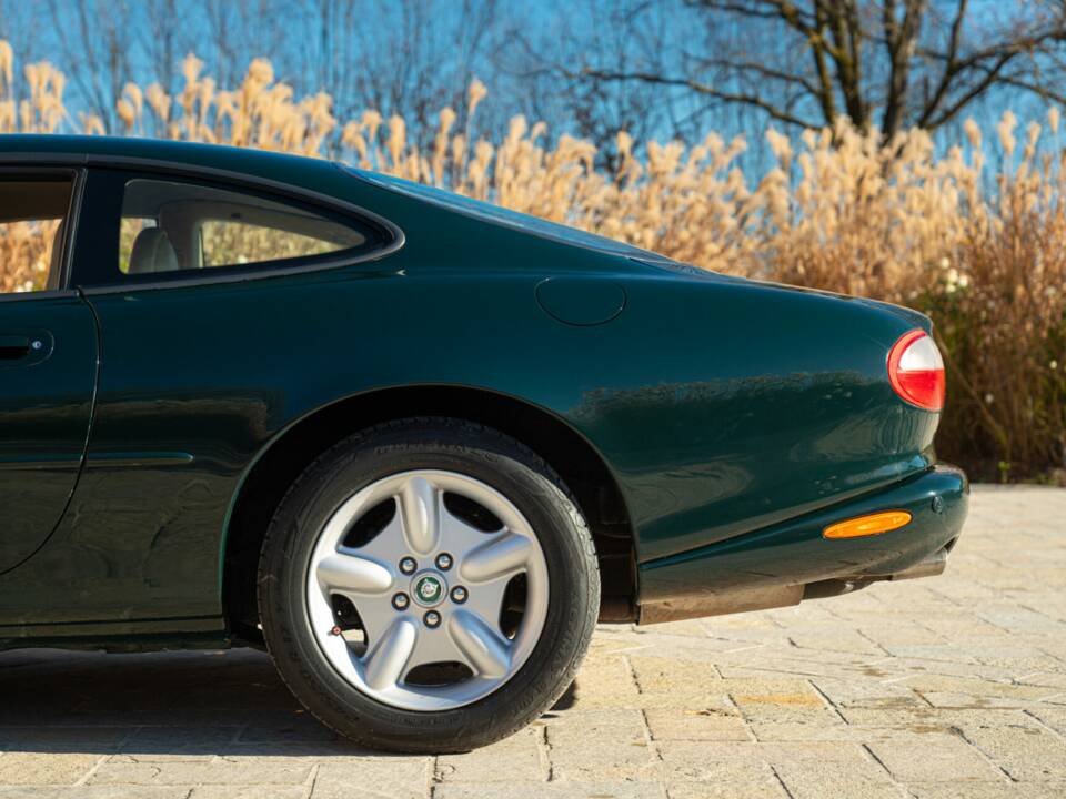 Imagen 17/50 de Jaguar XK8 4.0 (1998)