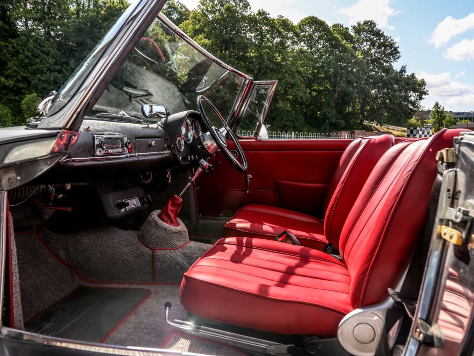 Bild 28/35 von Alfa Romeo 2600 Spider (1900)