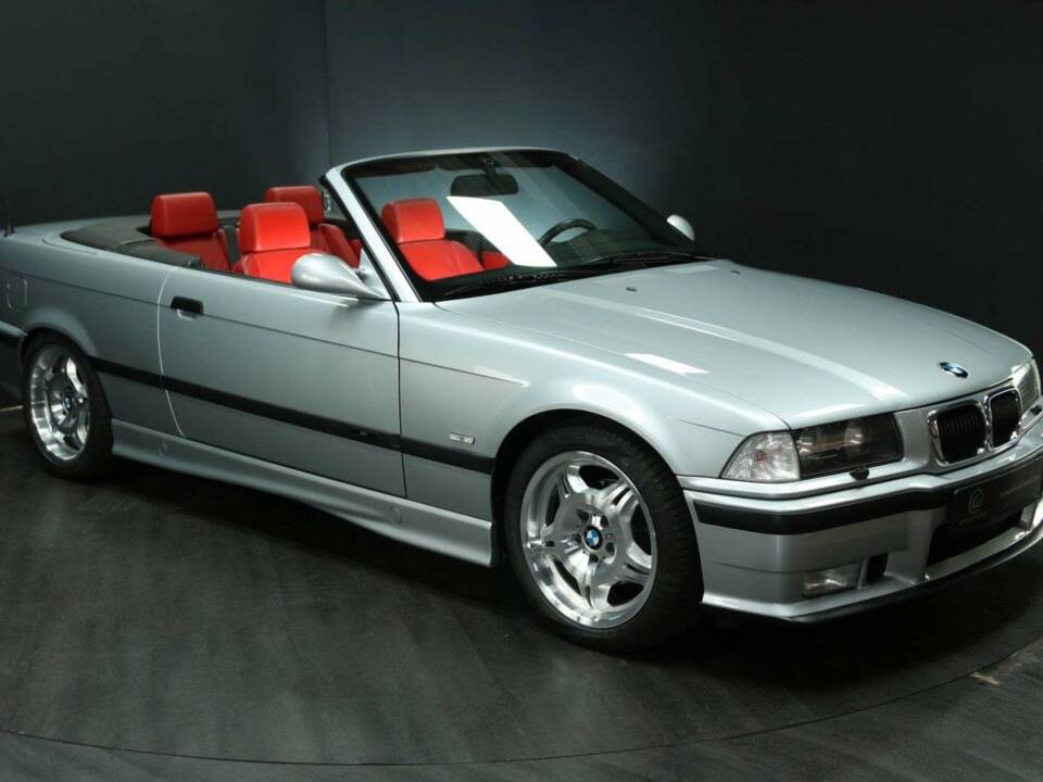 Immagine 8/50 di BMW 328i (1997)