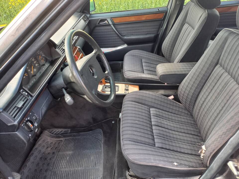 Bild 6/9 von Mercedes-Benz 300 D Turbo (1991)