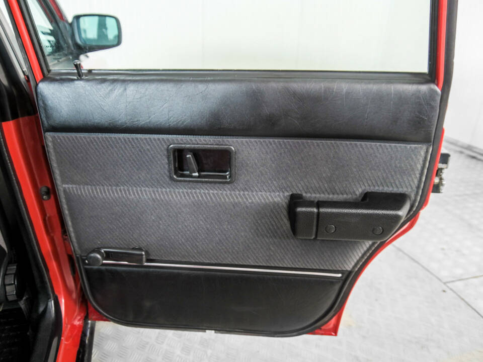 Image 37/50 of Volvo 240 (1987)