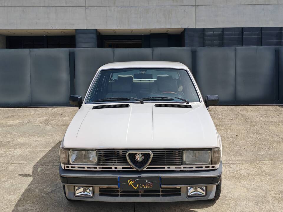 Bild 2/34 von Alfa Romeo Giulietta 1.6 (1983)