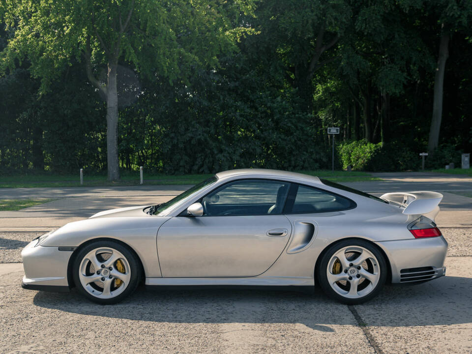 Image 11/51 of Porsche 911 GT2 (2001)