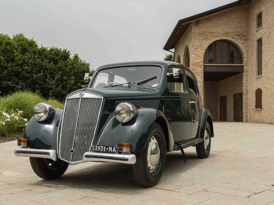 Image 18/50 of Lancia Ardea (1949)