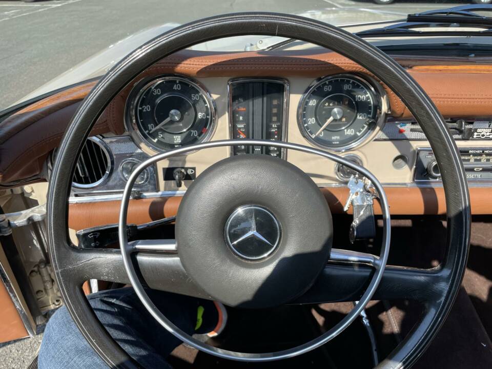 Immagine 31/50 di Mercedes-Benz 280 SL (1969)