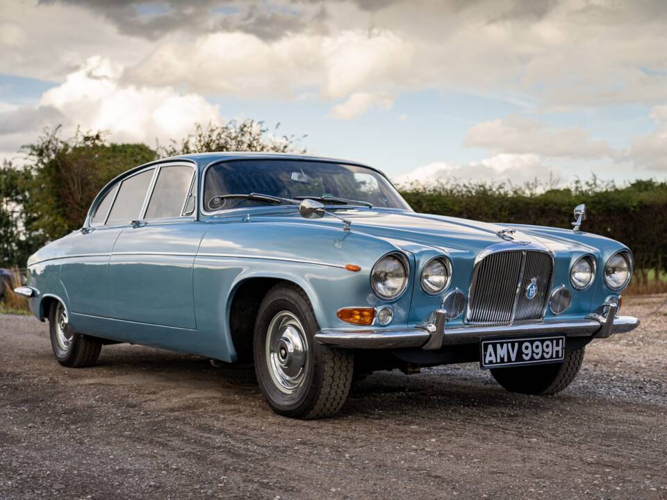 Image 2/16 of Jaguar 420 G (1969)