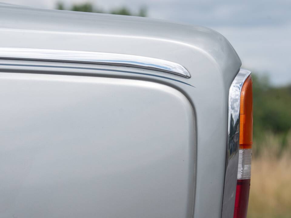 Image 26/50 of Rolls-Royce Silver Shadow I (1973)