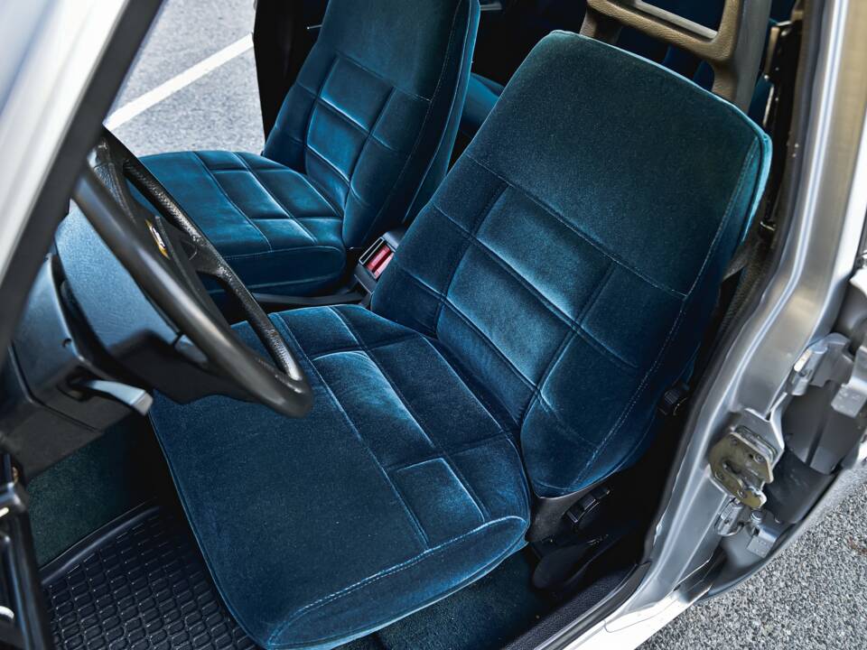 Image 20/38 de Volvo 244 DLS (1977)