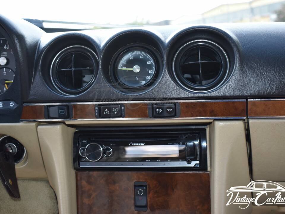Image 61/75 de Mercedes-Benz 560 SL (1986)