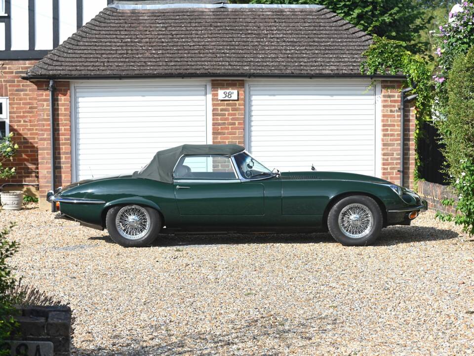 Image 14/26 de Jaguar Type E V12 (1973)
