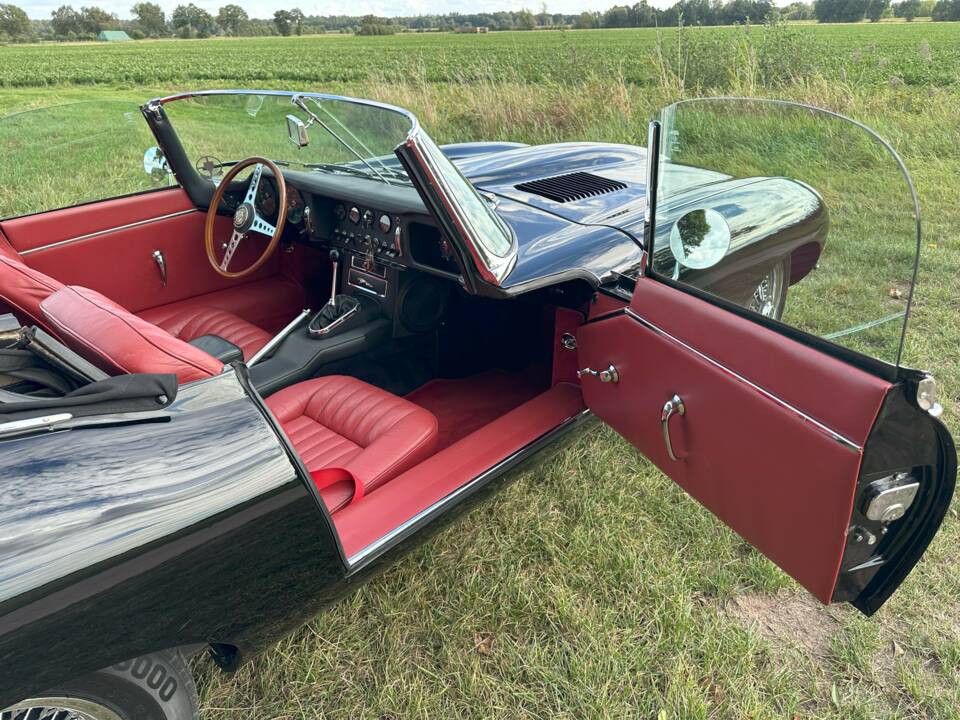 Image 9/23 de Jaguar Type E 4.2 (1964)
