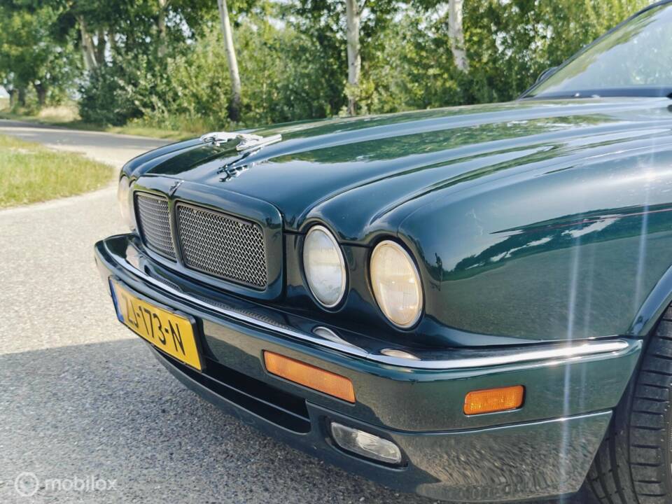 Image 14/50 of Jaguar XJR 4.0 Supercharged (1996)