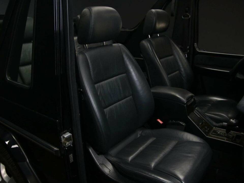 Imagen 33/50 de Mercedes-Benz G 500 (SWB) (2006)