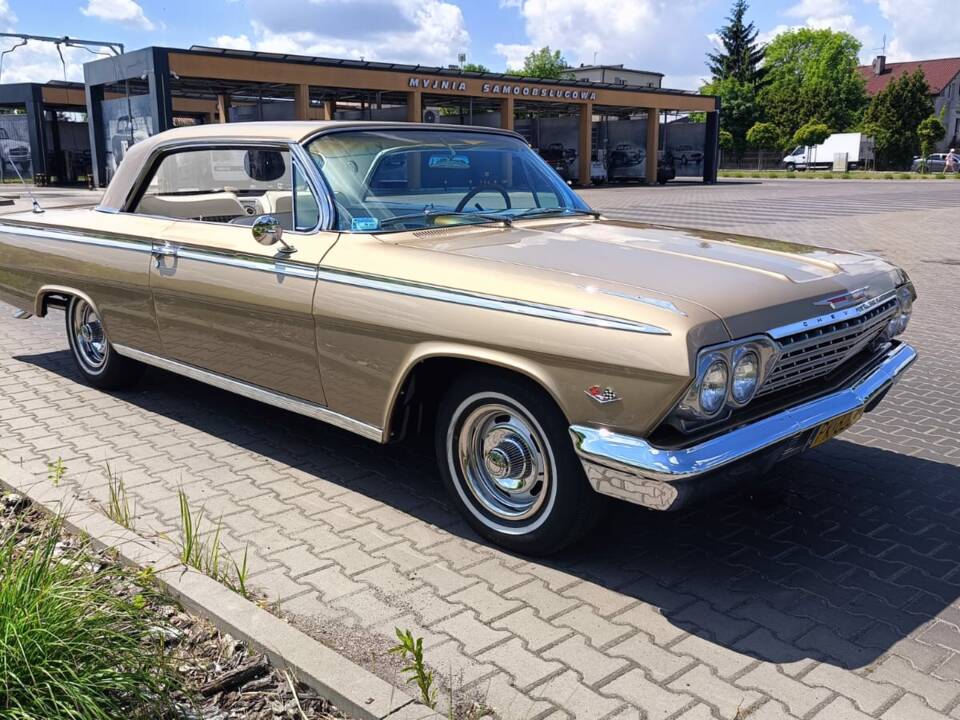 Image 9/21 of Chevrolet Impala Sport Coupe (1962)