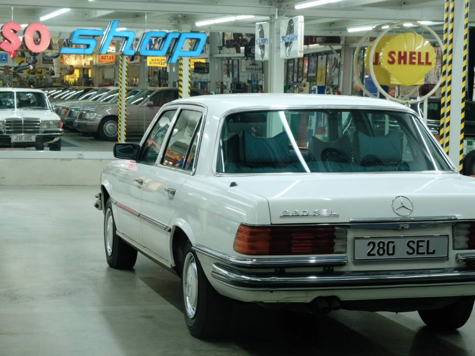 Image 8/50 de Mercedes-Benz 280 SEL (1978)