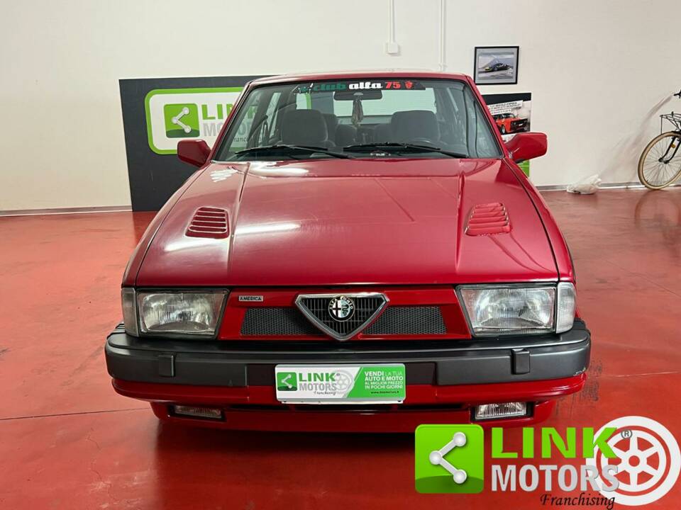 Immagine 2/10 di Alfa Romeo 75 1.8 Turbo America (1989)