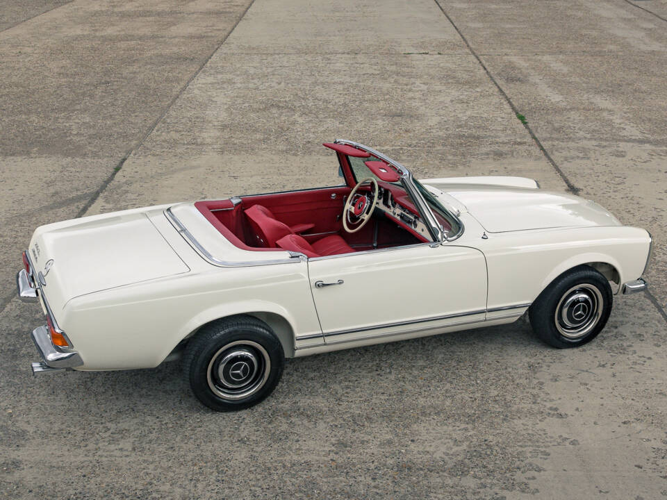 Image 5/60 of Mercedes-Benz 230 SL (1967)
