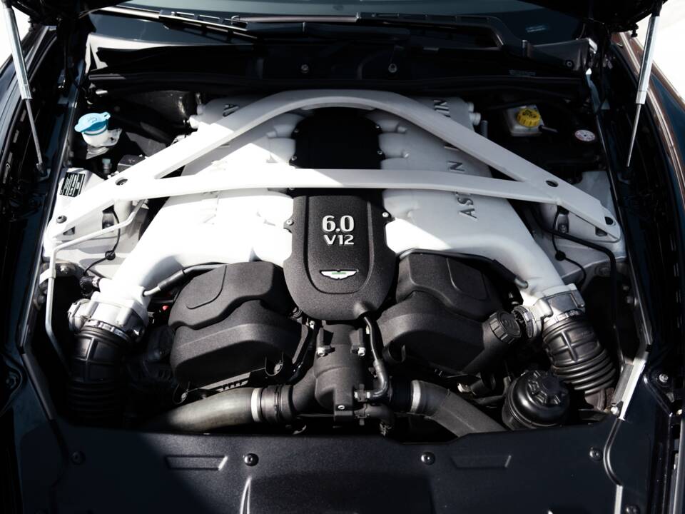 Immagine 31/31 di Aston Martin Rapide S (2014)