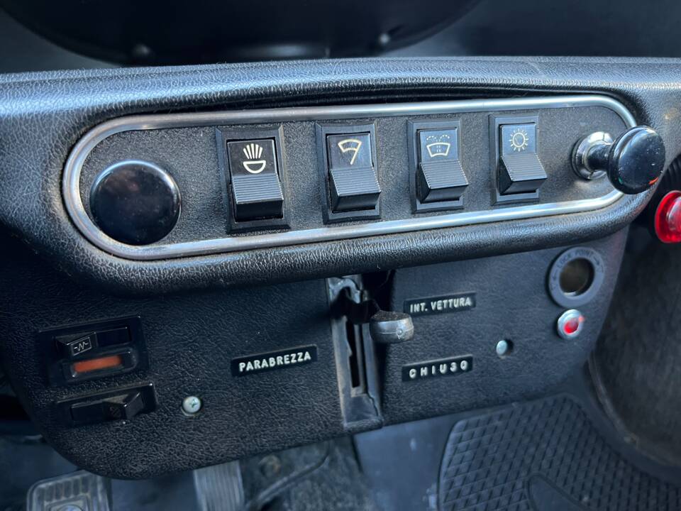 Bild 45/90 von Innocenti Mini 1001 Export (1975)