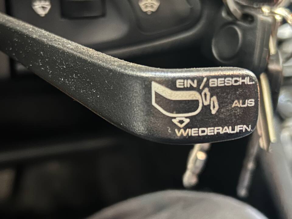 Image 17/63 of Porsche 928 GT (1989)