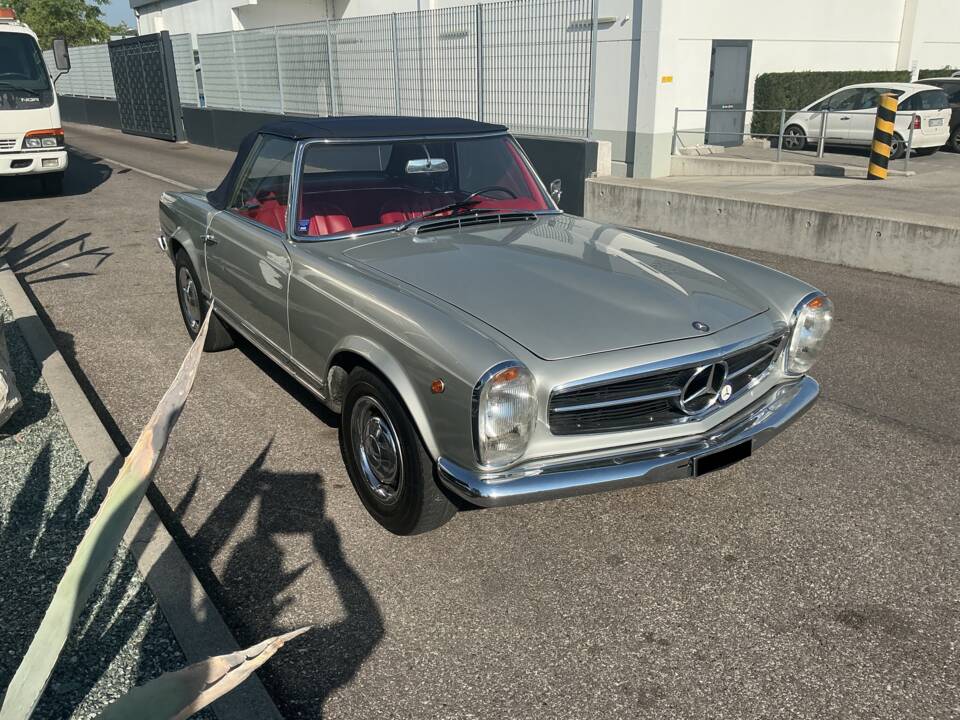 Image 2/6 of Mercedes-Benz 230 SL (1966)