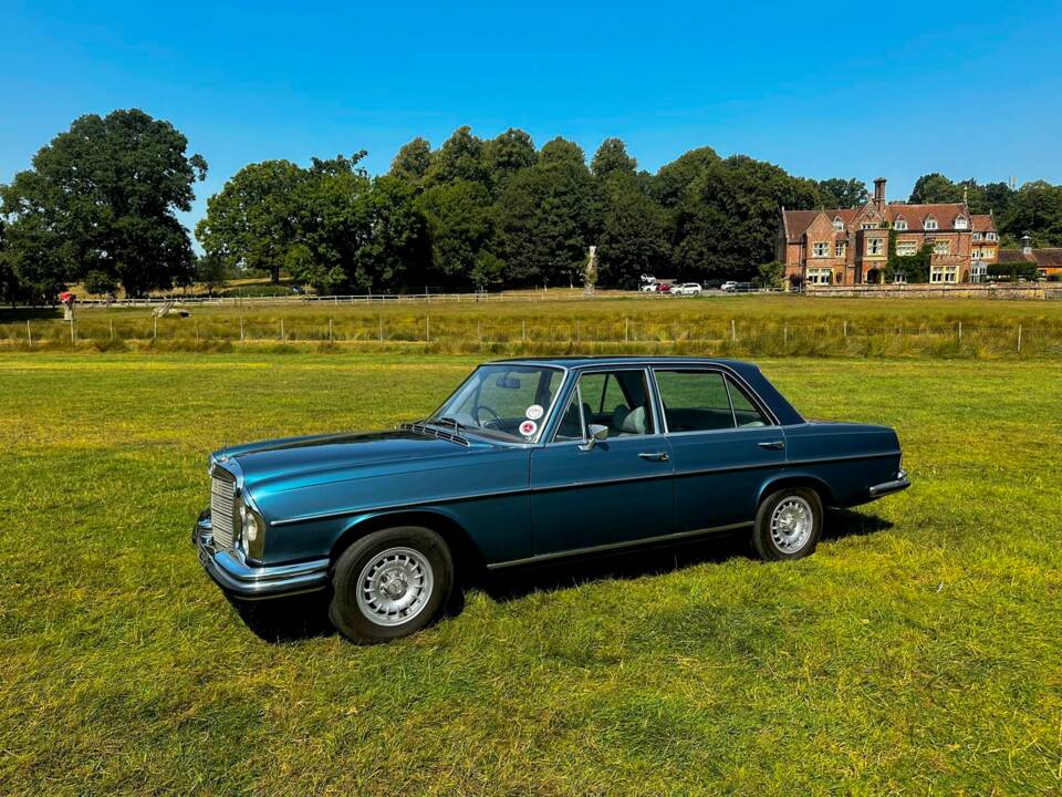 Image 3/57 de Mercedes-Benz 280 SE 3,5 (1972)