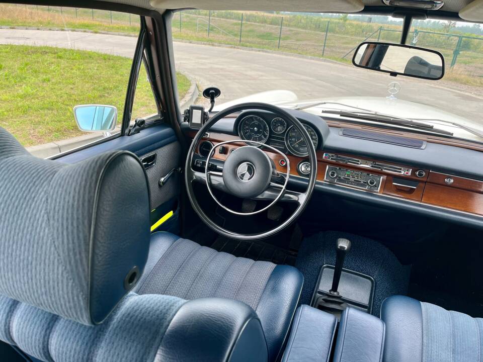 Image 12/18 of Mercedes-Benz 280 S (1971)