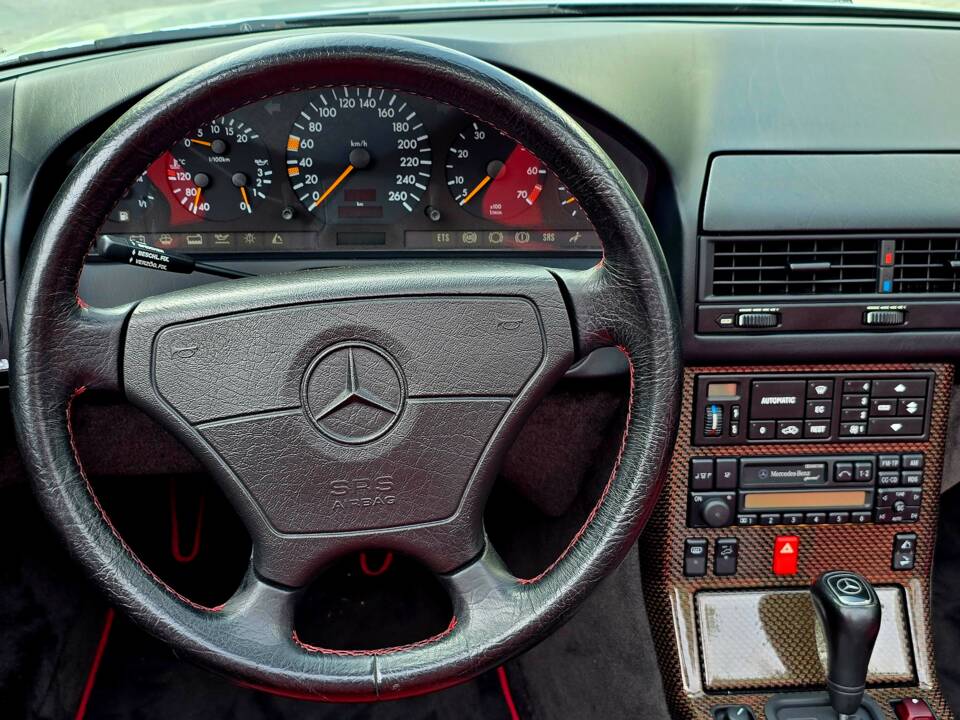 Image 14/61 of Mercedes-Benz SL 320 &quot;Mille Miglia&quot; (1995)