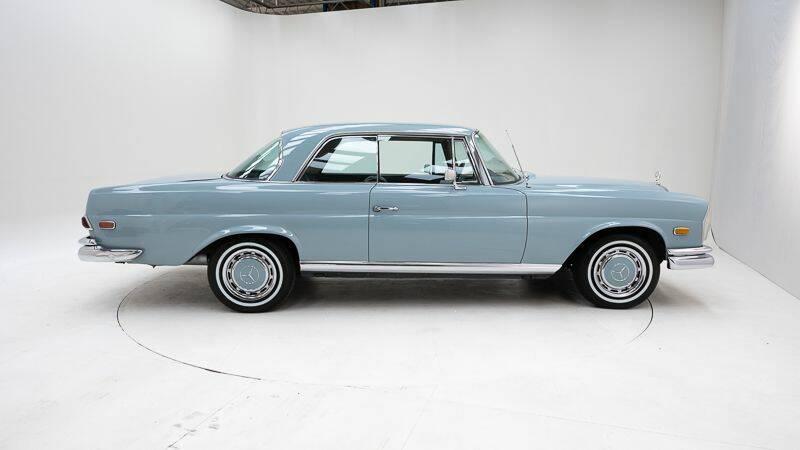 Image 9/15 of Mercedes-Benz 280 SE (1968)