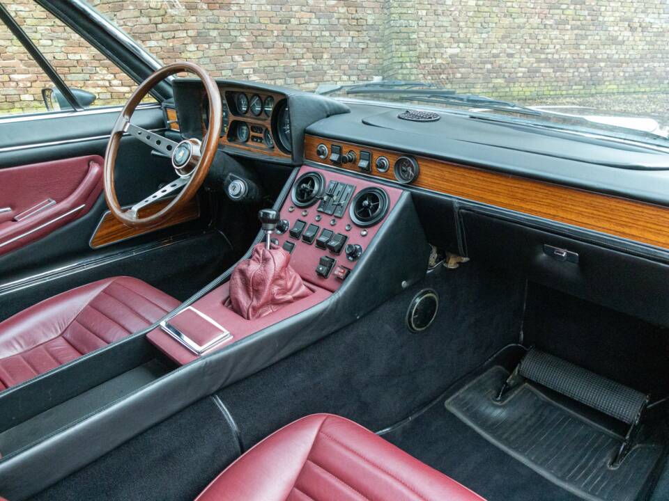 Bild 39/50 von Lamborghini Espada 400 GT (1973)