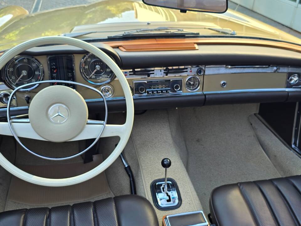 Image 10/21 of Mercedes-Benz 280 SL (1971)