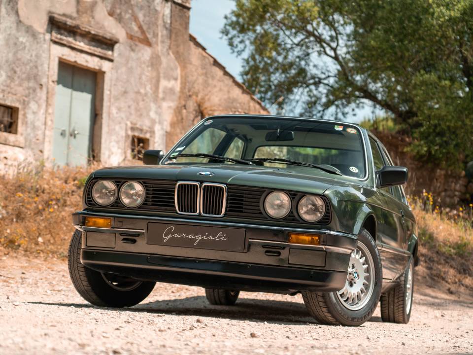Image 3/25 de BMW 320i (1986)