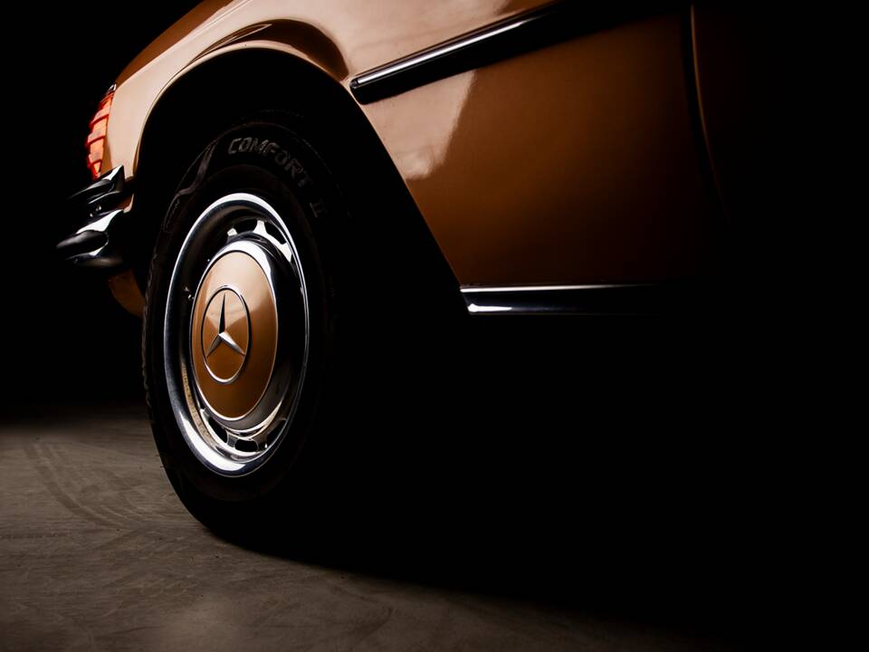 Bild 27/30 von Mercedes-Benz 350 SE (1976)
