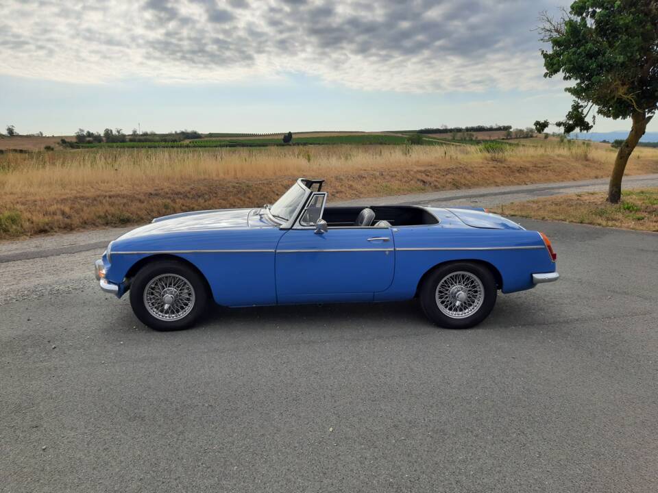 Image 7/13 of MG MGB (1965)