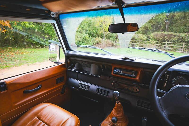 Image 28/50 of Land Rover Defender 90 (1997)