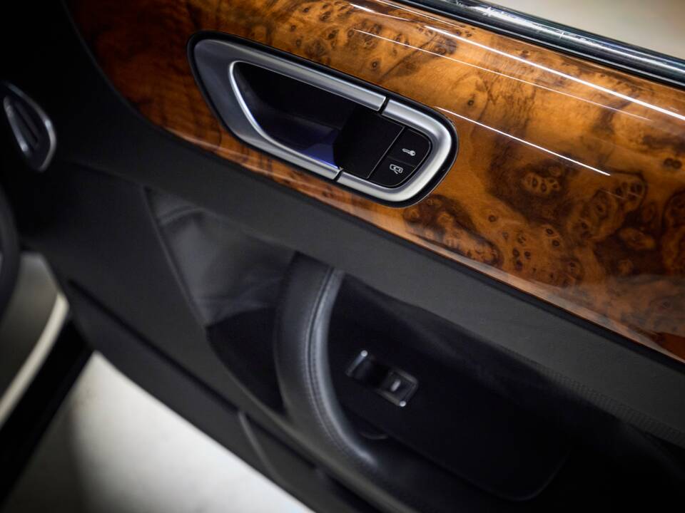 Image 54/100 of Bentley Continental Flying Spur (2008)