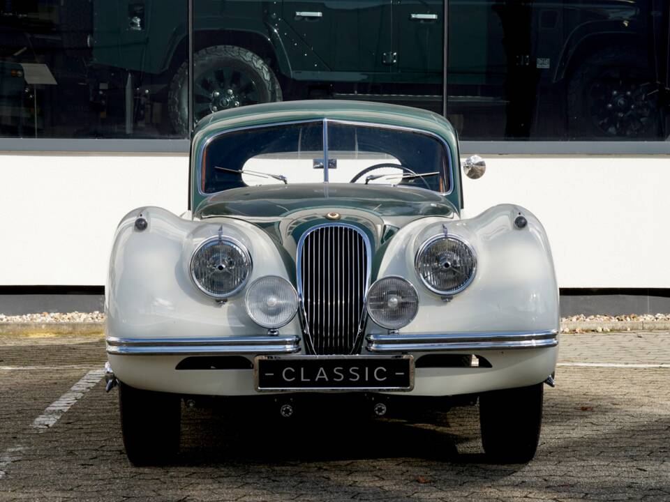 Immagine 2/13 di Jaguar XK 120 FHC (1953)