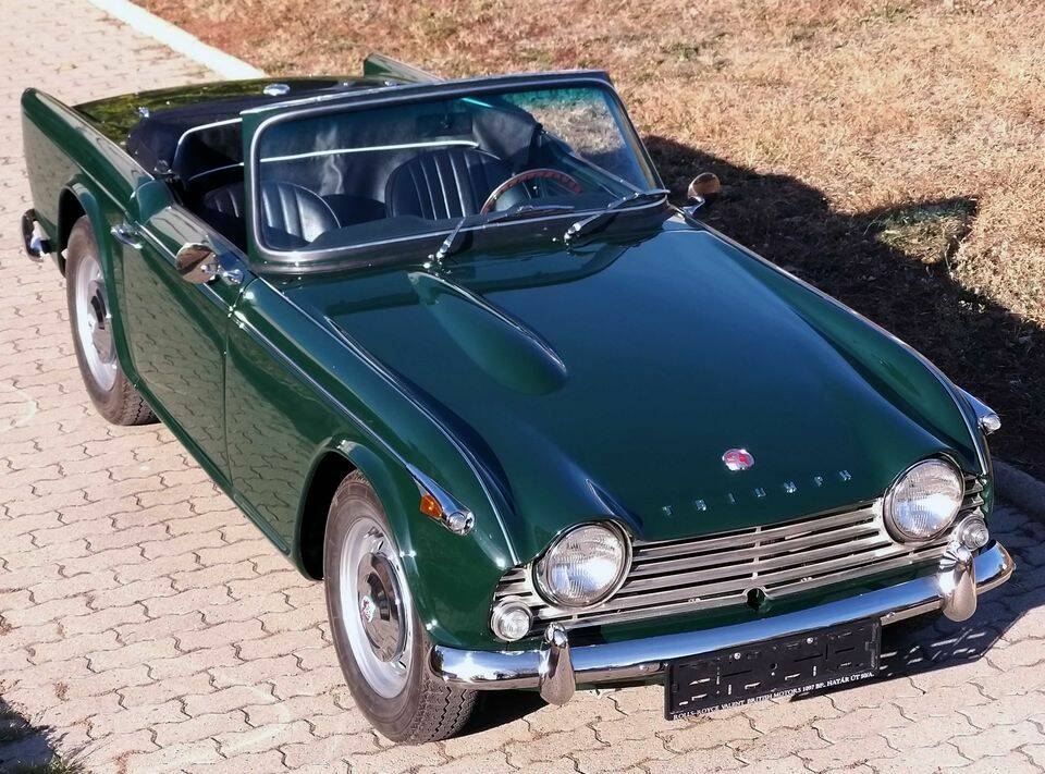 Triumph TR4 Roadster dunkelgrün 1964