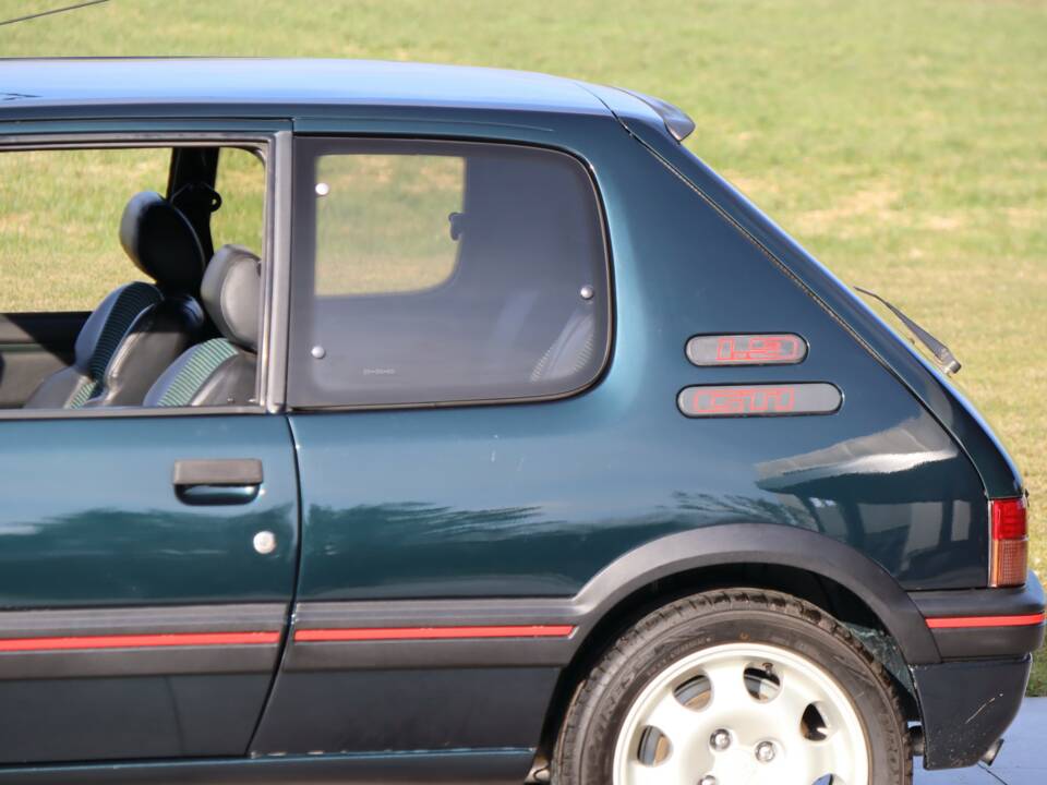 Bild 22/50 von Peugeot 205 GTi 1.9 (1991)