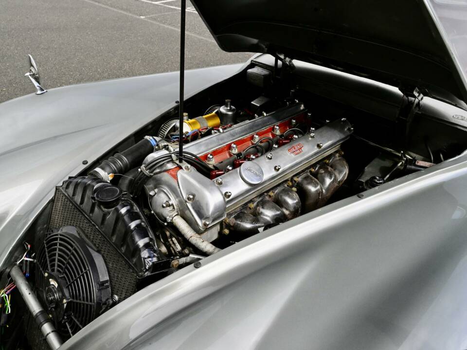 Bild 37/50 von Jaguar XK 140 FHC (1954)