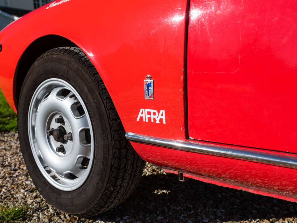 Image 20/60 of Alfa Romeo Giulia 1600 Spider (1963)