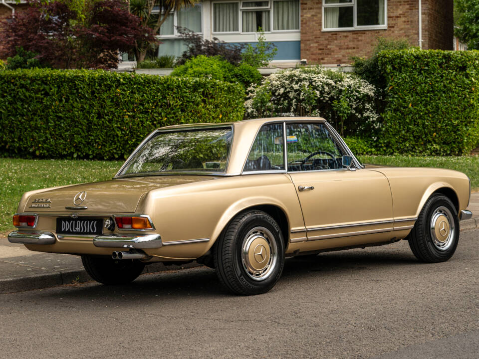Image 3/21 of Mercedes-Benz 250 SL (1967)