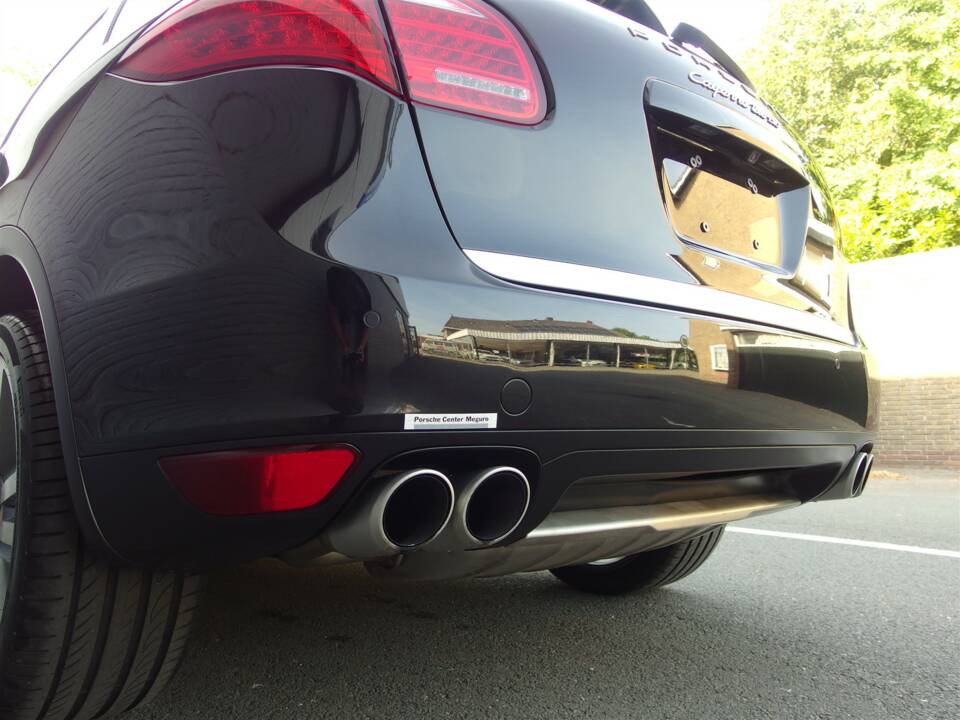 Bild 15/98 von Porsche Cayenne Turbo (2010)